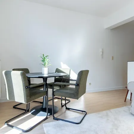 Bright, Spacious & Perfectly Located In The Heart Of Appartement