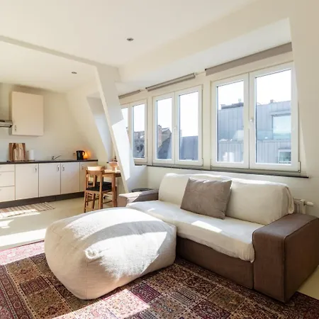 Bright, Spacious & Perfectly Located In The Heart Of * Gand